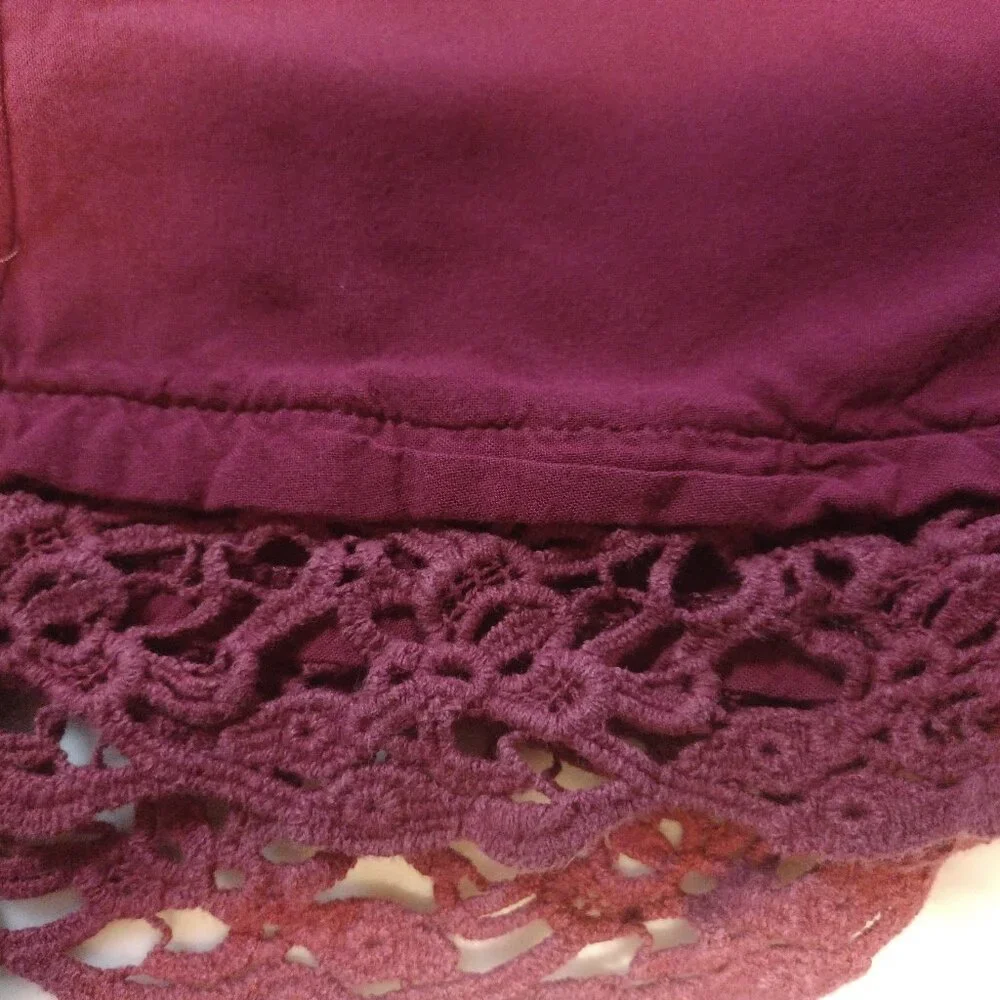 Express Women's Short Shorts with Lacy Hem XS Dark Red - Picture 4 of 6